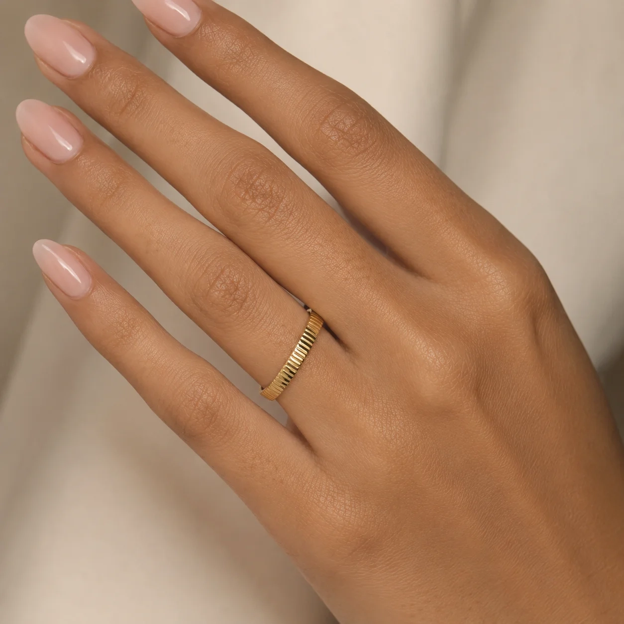 14K Gold fluted Band Ring thumbnail 2