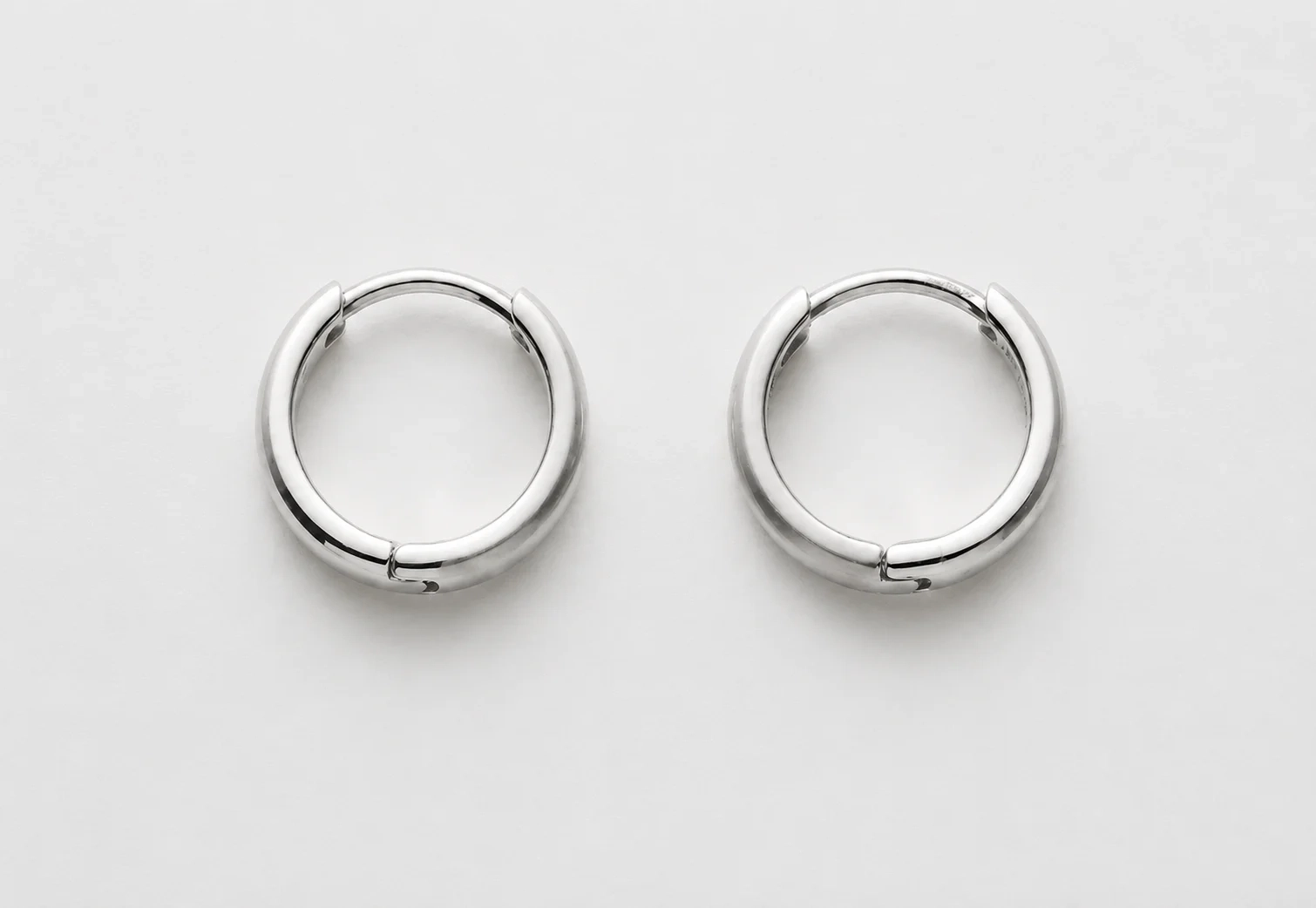 14K Gold Bold Hoops - 15 mm thumbnail 3