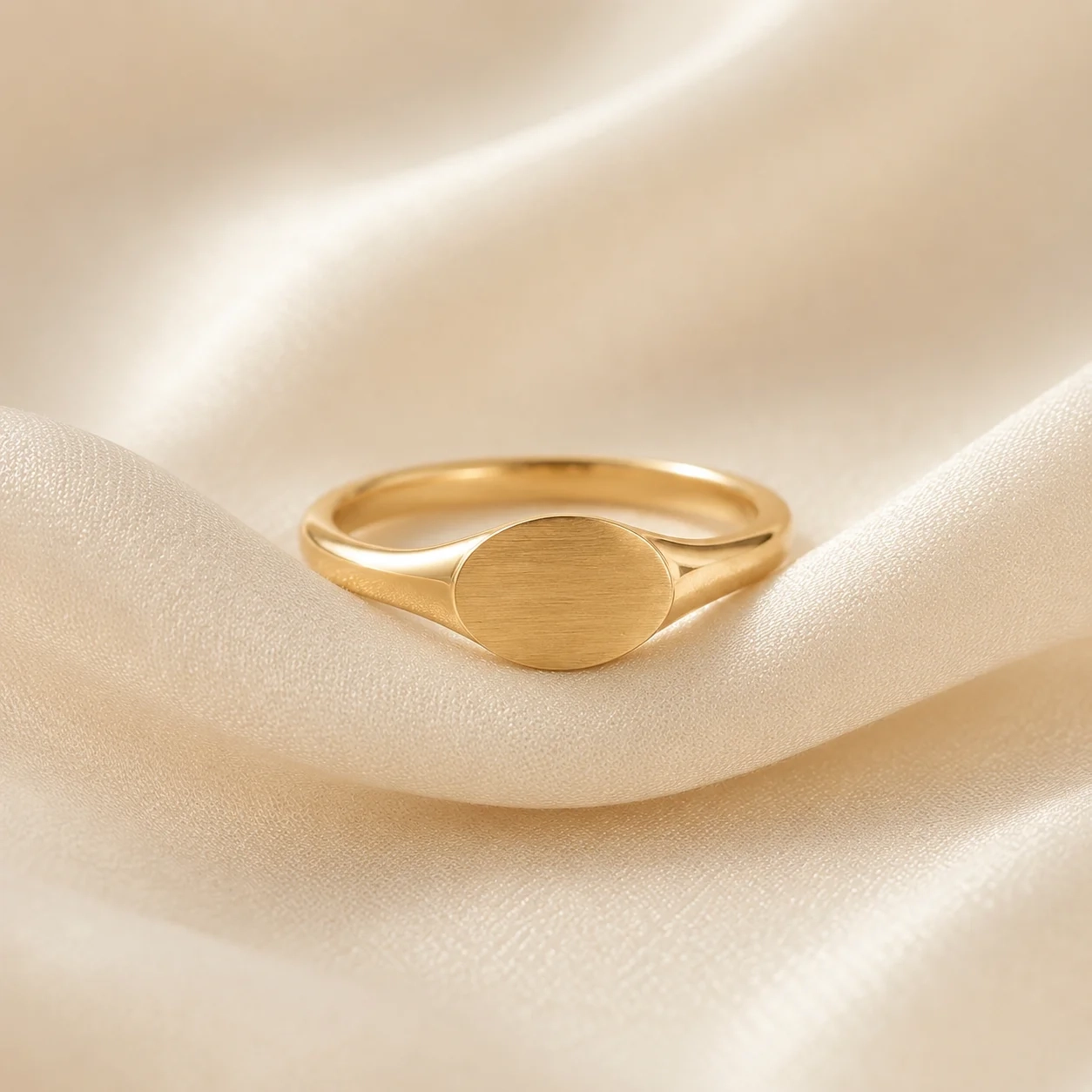 14 KT gold Signet Ring thumbnail 2