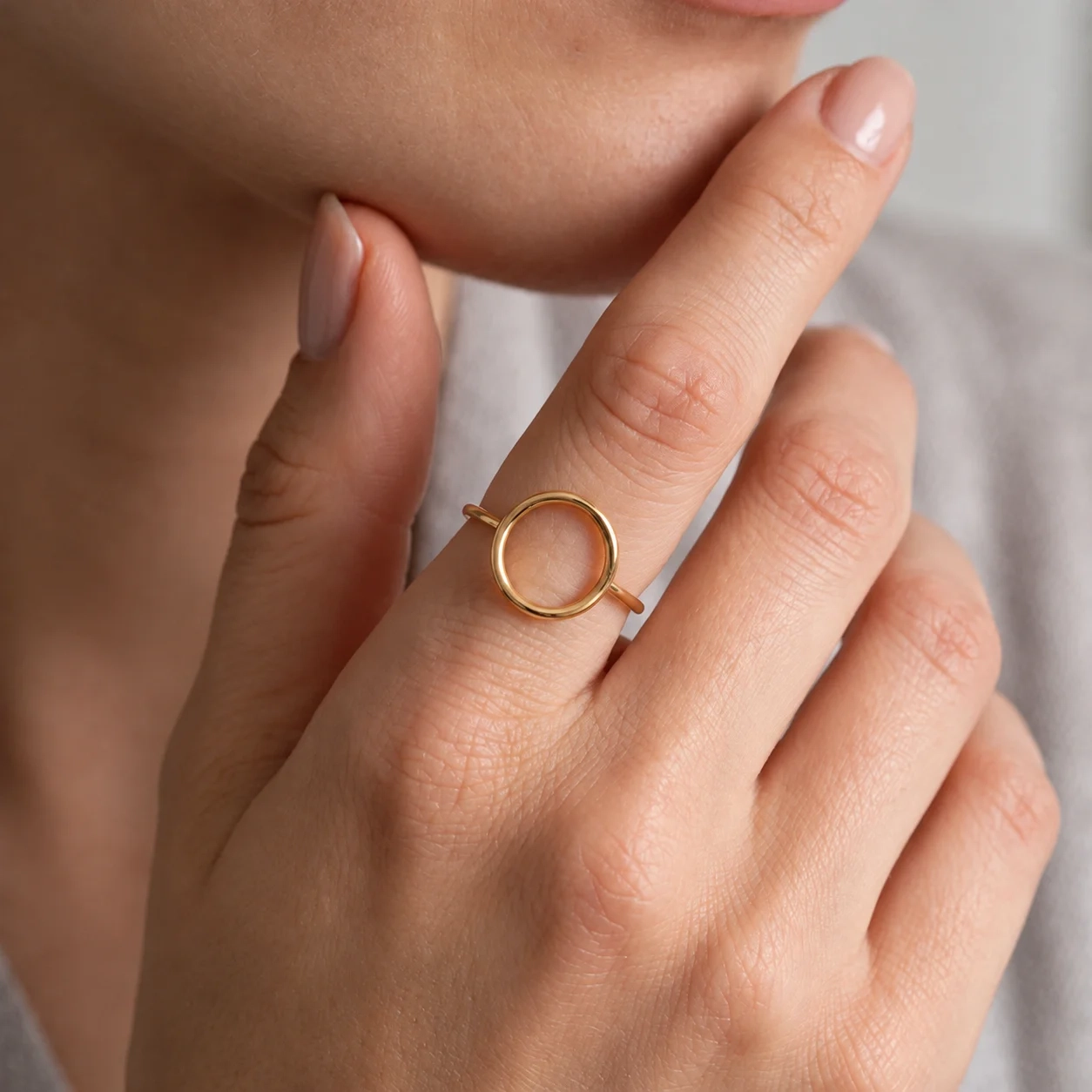 14K Gold Open Circle Ring thumbnail 3